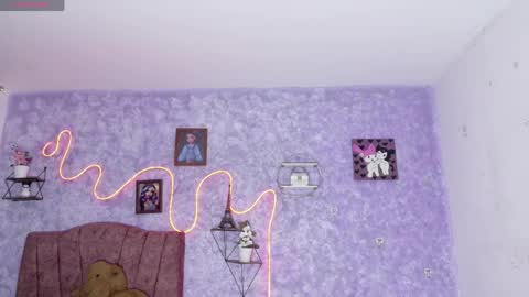 everlin__hot_ online show from 19, 4, 2026