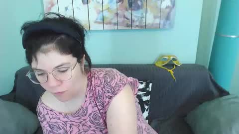 Everly online show from 14, 2, 2025