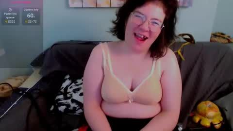 Snapshot of everly_rays chatting on 22, 6, 2026 Everly online show from 22, 6, 2026
