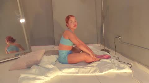 Snapshot of everyh chatting on 10, 9, 2025 Sophia online show from 10, 9, 2025