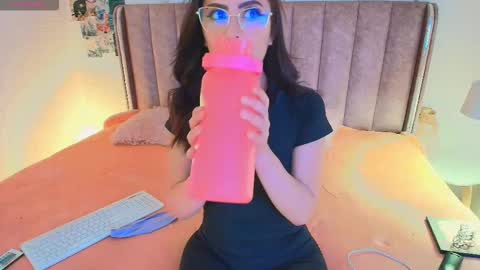 Evette online show from 23, 3, 2026