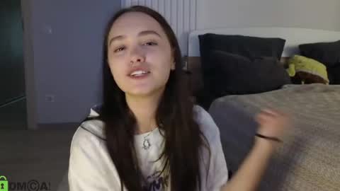 evi_woow online show from 5, 4, 2026