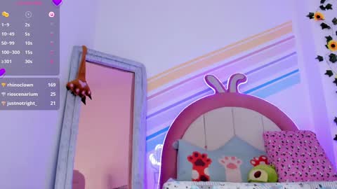 Snapshot of evie_clark_ chatting on 28, 12, 2024 My name is Evie  nice to meet you  really get to know me better private is open  online show from 28, 12, 2024
