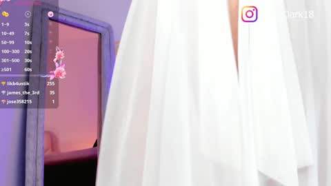Snapshot of evie_clark_ chatting on 15, 1, 2025 My name is Evie  nice to meet you  really get to know me better private is open  online show from 15, 1, 2025