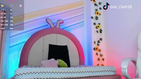 Snapshot of evie_clark_ chatting on 16, 2, 2025 My name is Evie  nice to meet you  really get to know me better private is open  online show from 16, 2, 2025