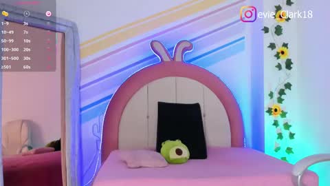 Snapshot of evie_clark_ chatting on 24, 2, 2025 My name is Evie  nice to meet you  really get to know me better private is open  online show from 24, 2, 2025