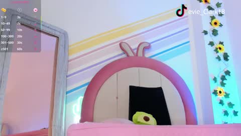 Snapshot of evie_clark_ chatting on 24, 2, 2025 My name is Evie  nice to meet you  really get to know me better private is open  online show from 24, 2, 2025