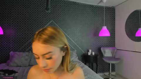 Snapshot of evie_demn chatting on 18, 4, 2026 Evie Denm online show from 18, 4, 2026