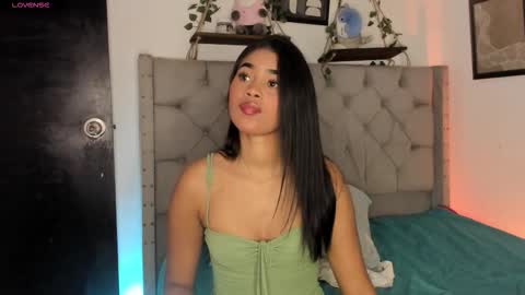 Ivi Alejandra  online show from 30, 10, 2025