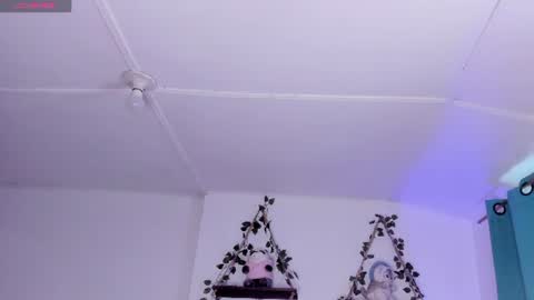 Ivi Alejandra  online show from 23, 7, 2026