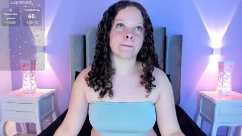 Snapshot of evierouse_ chatting on 8, 6, 2026 evierouse_ online show from 8, 6, 2026