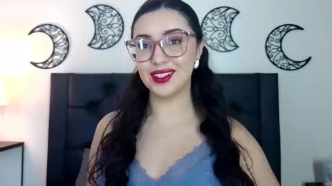 Snapshot of evoletmk chatting on 17, 11, 2025 Evolet online show from 17, 11, 2025