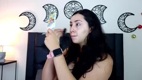 Snapshot of evoletmk chatting on 3, 12, 2025 Evolet online show from 3, 12, 2025