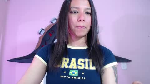 Snapshot of evybubbles_ chatting on 21, 10, 2025 Im Evy online show from 21, 10, 2025