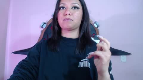 Snapshot of evybubbles_ chatting on 7, 11, 2025 Im Evy online show from 7, 11, 2025