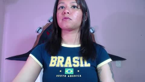 Snapshot of evybubbles_ chatting on 25, 11, 2025 Im Evy online show from 25, 11, 2025