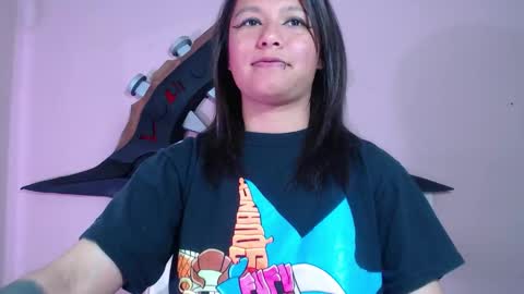 Snapshot of evybubbles_ chatting on 4, 12, 2025 Im Evy online show from 4, 12, 2025