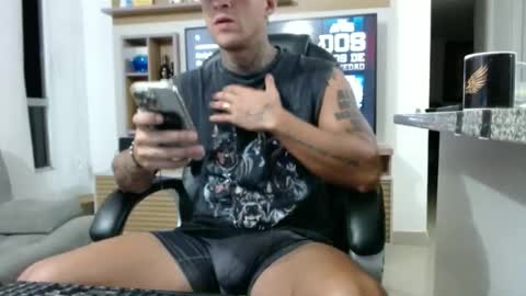 Snapshot of exotic_dude chatting on 26, 4, 2026 camilo online show from 26, 4, 2026