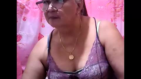 exotic_mom2024 online show from 20, 2, 2025