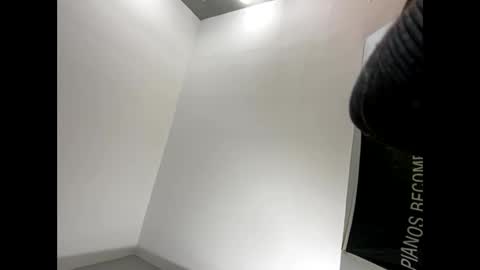 Explosivee andyy online show from 17, 11, 2025