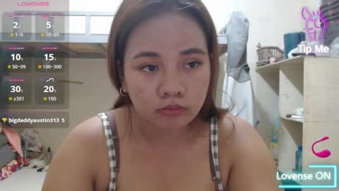 Snapshot of expnsivelj chatting on 4, 4, 2026 expnsivelj online show from 4, 4, 2026