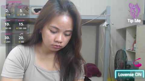 Snapshot of expnsivelj chatting on 6, 4, 2026 expnsivelj online show from 6, 4, 2026