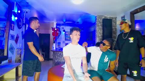 extrangers online show from 15, 12, 2024