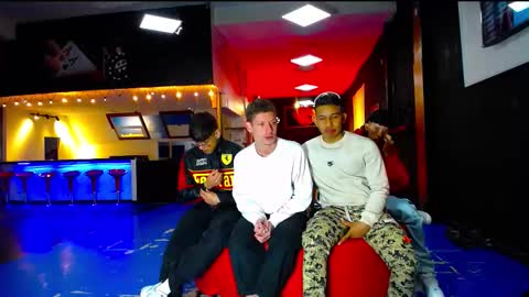 extrangers online show from 14, 9, 2025