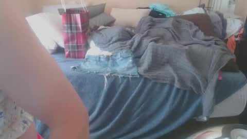 eyeswall0w online show from 19, 2, 2026