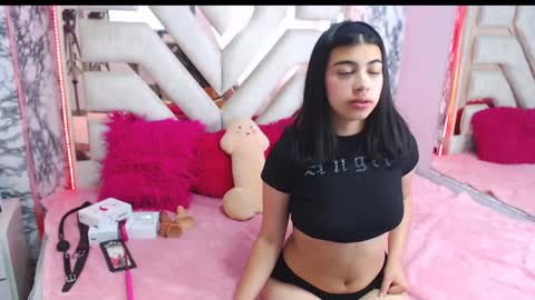 Snapshot of eylin_sofia chatting on 7, 1, 2025 eylin_sofia online show from 7, 1, 2025