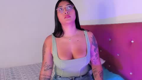 Snapshot of eymy_hadid_ chatting on 30, 6, 2026 Emily online show from 30, 6, 2026
