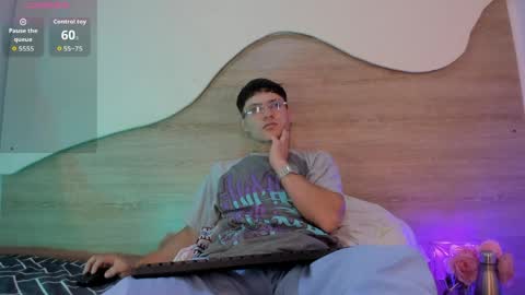 Snapshot of eytan_20 chatting on 7, 6, 2026 EYTAN online show from 7, 6, 2026