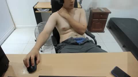 Snapshot of ezzeq chatting on 12, 1, 2026 Ezzeq online show from 12, 1, 2026