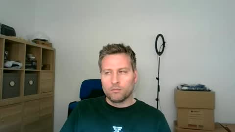 Snapshot of faer_087 chatting on 24, 4, 2026 faer_087 online show from 24, 4, 2026