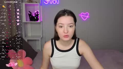 Snapshot of fairy_m00n chatting on 13, 10, 2025 Kate online show from 13, 10, 2025