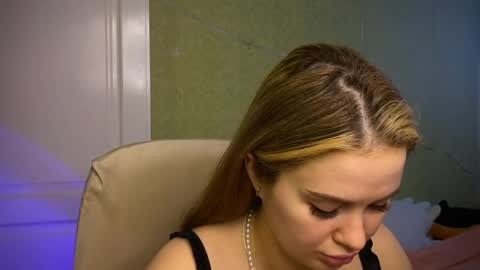 Ilona online show from 4, 4, 2026