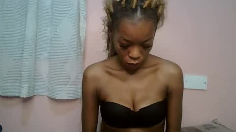 Snapshot of faizah_ chatting on 17, 5, 2026 faizah_ online show from 17, 5, 2026