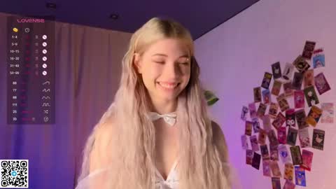 Snapshot of falinegelling chatting on 21, 2, 2025 Emilia online show from 21, 2, 2025