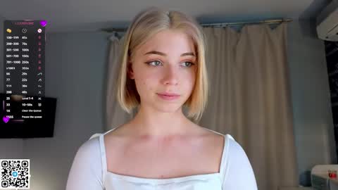 Snapshot of falinegelling chatting on 9, 3, 2025 Emilia online show from 9, 3, 2025