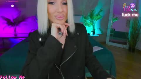Snapshot of fallen1_angel chatting on 11, 5, 2026 Lana online show from 11, 5, 2026