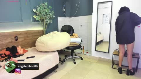 Megan    630  1330 -5 online show from 30, 3, 2026