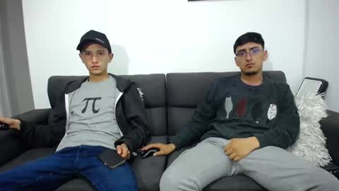 Snapshot of fallgays chatting on 14, 12, 2024 FallGays online show from 14, 12, 2024