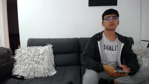 Snapshot of fallgays chatting on 4, 1, 2025 FallGays online show from 4, 1, 2025