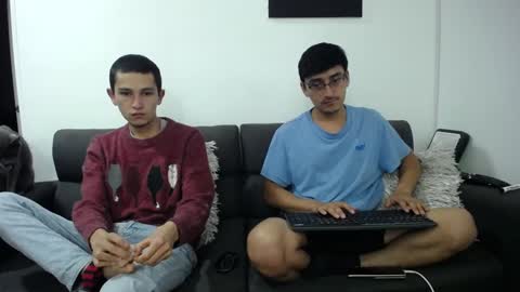 Snapshot of fallgays chatting on 13, 1, 2025 FallGays online show from 13, 1, 2025