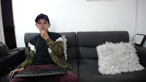 Snapshot of fallgays chatting on 29, 1, 2025 FallGays online show from 29, 1, 2025