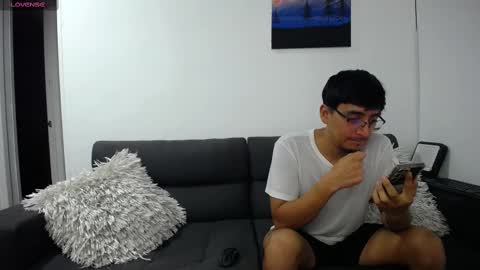 Snapshot of fallgays chatting on 6, 3, 2025 FallGays online show from 6, 3, 2025