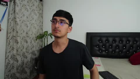 Snapshot of fallgays chatting on 21, 9, 2025 FallGays online show from 21, 9, 2025