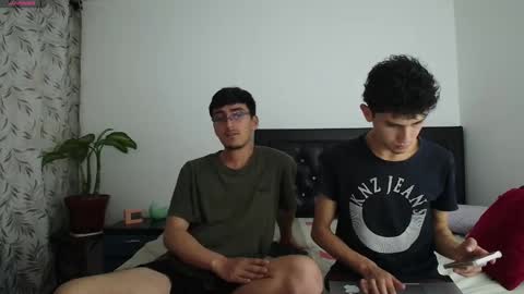 Snapshot of fallgays chatting on 6, 10, 2025 FallGays online show from 6, 10, 2025