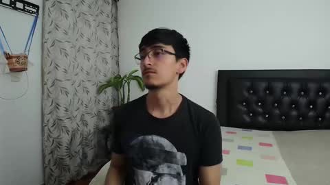 Snapshot of fallgays chatting on 18, 10, 2025 FallGays online show from 18, 10, 2025