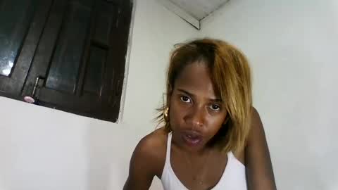Snapshot of fallinah01 chatting on 19, 7, 2026 fallinah01 online show from 19, 7, 2026